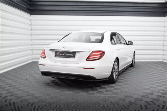 Maxton Design mittlerer Heckdiffusor DTM Look für Mercedes-Benz E W213 Hochglanz schwarz – Ansicht 1