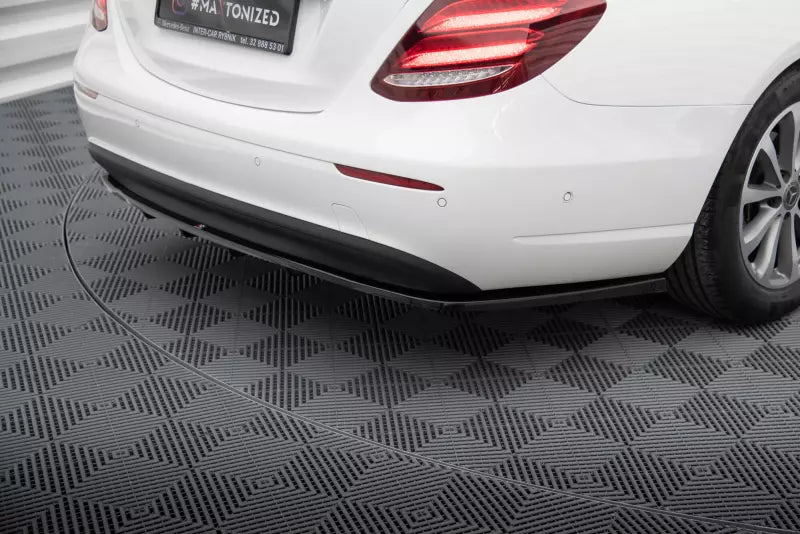 Maxton Design mittlerer Heckdiffusor DTM Look für Mercedes-Benz E W213 Hochglanz schwarz – Ansicht 4
