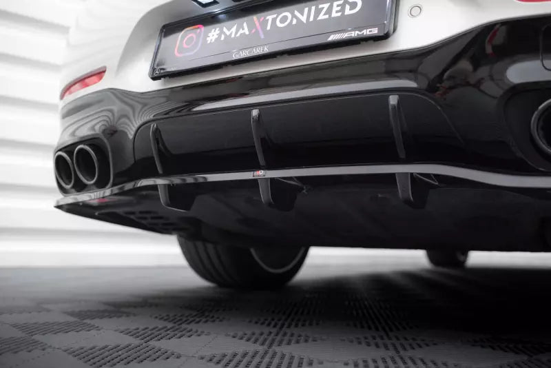 Maxton Design mittlerer Heckdiffusor DTM Look für Mercedes-AMG GT 43 4 Door Coupe V8 Styling Package Hochglanz schwarz – Ansicht 2