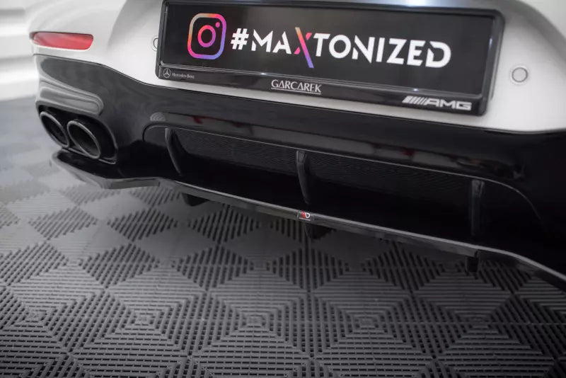 Maxton Design mittlerer Heckdiffusor DTM Look für Mercedes-AMG GT 43 4 Door Coupe V8 Styling Package Hochglanz schwarz – Ansicht 4