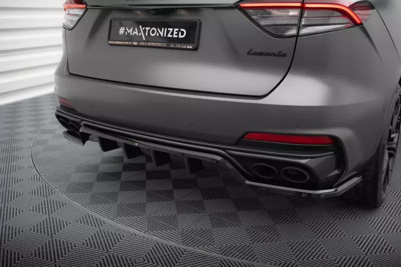 Maxton Design mittlerer Heckdiffusor DTM Look für Maserati Levante Trofeo Mk1 Hochglanz schwarz – Ansicht 1