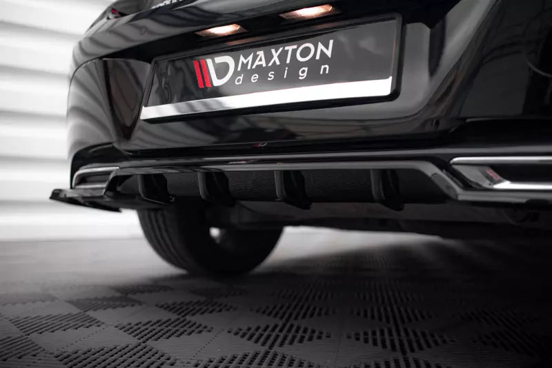 Maxton Design mittlerer Heckdiffusor DTM Look für Toyota Corolla Hatchback Mk12 Hochglanz schwarz – Ansicht 2