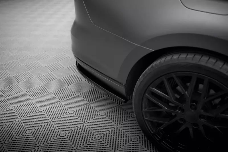 Maxton Design mittlerer Heckdiffusor DTM Look für Volkswagen Passat R-Line B8 Hochglanz schwarz – Ansicht 4