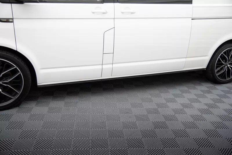Maxton Design Seitenschweller (Paar) für VW T6 Long Facelift Hochglanz schwarz – Ansicht 1