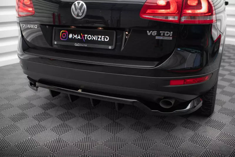 Maxton Design mittlerer Heckdiffusor DTM Look für Volkswagen Touareg Mk2 Hochglanz schwarz – Ansicht 3