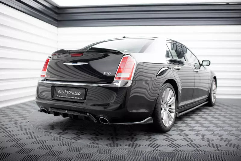 Maxton Design Heckspoiler 3D für Chrysler 300 Mk2 Hochglanz schwarz – Ansicht 4