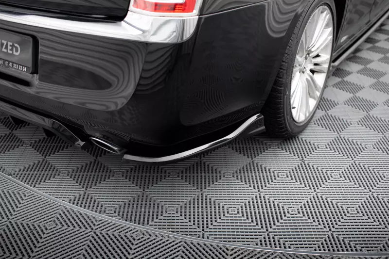 Maxton Design Diffusor Flaps für Chrysler 300 Mk2 Hochglanz schwarz – Ansicht 2