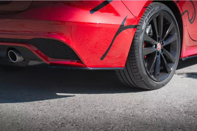 Maxton Design Diffusor Flaps für Jaguar XE R-Dynamic X760 Facelift Hochglanz schwarz – Ansicht 1