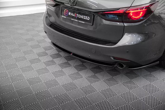 Maxton Design Mittlerer Heckdiffusor für Mazda 6 Mk3 Facelift Hochglanz schwarz – Ansicht 1