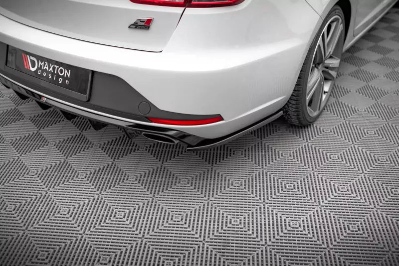Maxton Design Diffusor Flaps V.2 für Seat Leon Cupra Sportstourer Mk3 Hochglanz schwarz – Ansicht 2