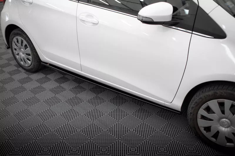 Maxton Design Seitenschweller (Paar) für Toyota Yaris Mk3 Facelift Hochglanz schwarz – Ansicht 1