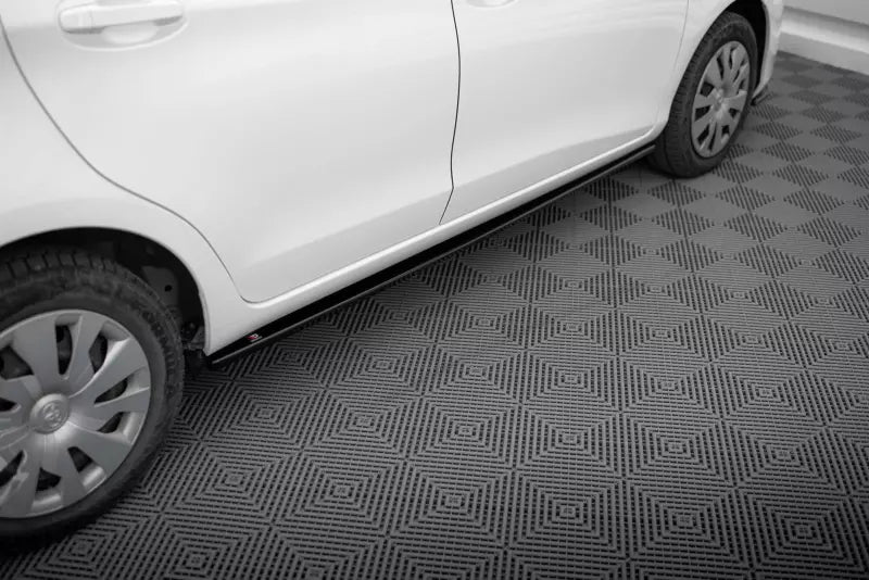 Maxton Design Seitenschweller (Paar) für Toyota Yaris Mk3 Facelift Hochglanz schwarz – Ansicht 2
