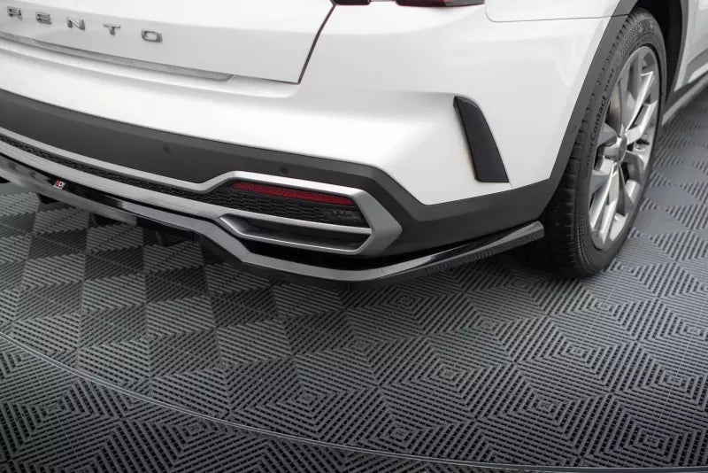 Maxton Design Heckdiffusor für Kia Sorento Mk4 Hochglanz schwarz – Ansicht 4