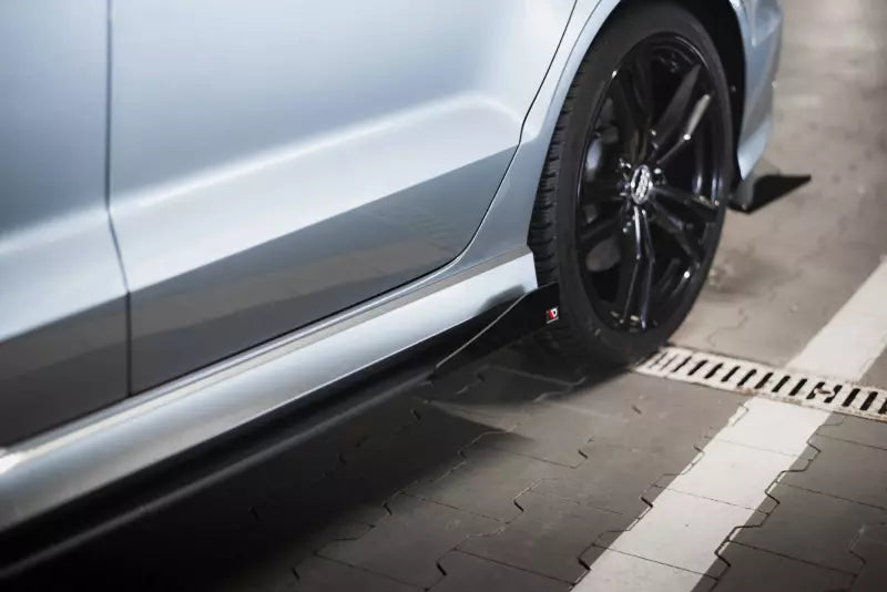 Maxton Design Street Pro Seitenschweller (Paar) für Audi S3 / A3 S-Line Limousine 8V Schwarz matt mit Hochglanz Flaps – Ansicht 3
