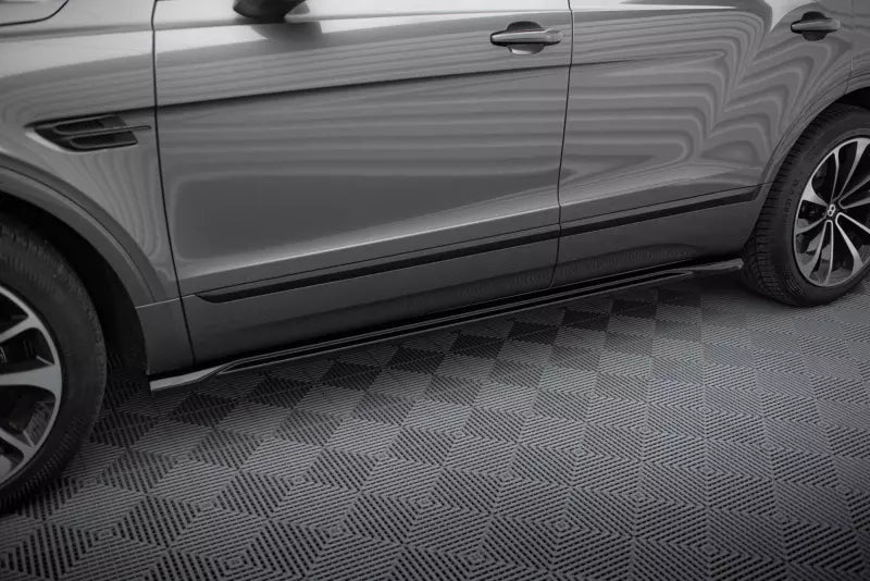 Maxton Design Seitenschweller (Paar) für Bentley Bentayga Mk1 Hochglanz schwarz – Ansicht 1
