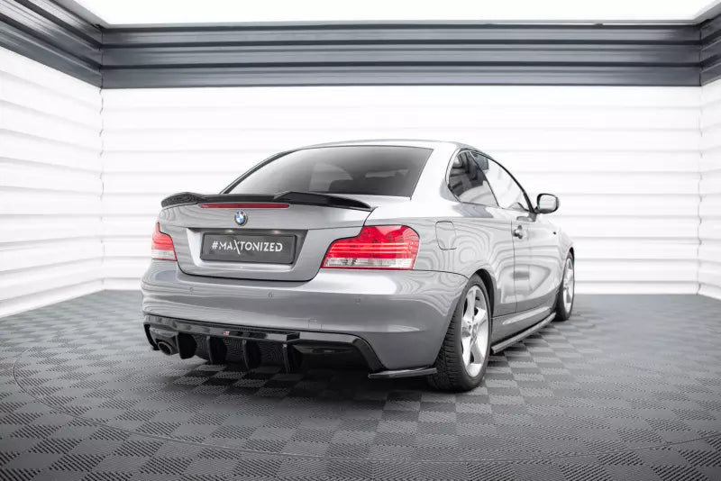 Maxton Design Heckspoiler 3D für BMW 1er M-Paket E82 Hochglanz schwarz – Ansicht 2