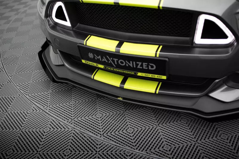 Maxton Design Street Pro Frontlippe für Ford Mustang GT Mk6 Schwarz matt mit Hochglanz Flaps – Ansicht 3