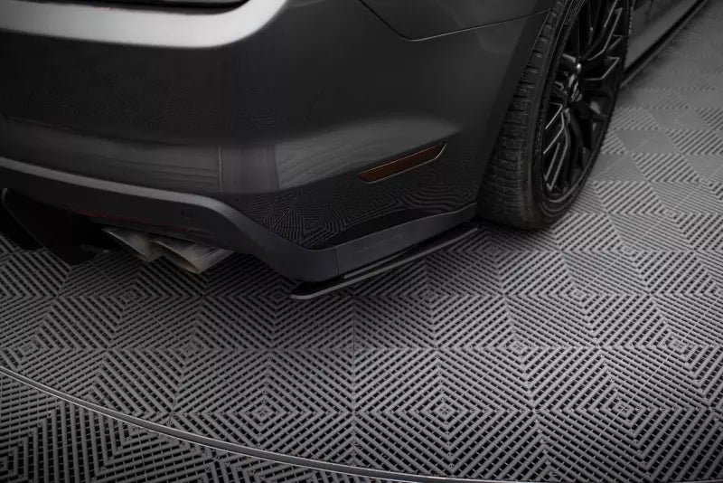 Maxton Design Street Pro Diffusor Flaps für Ford Mustang GT Mk6 Schwarz matt – Ansicht 1