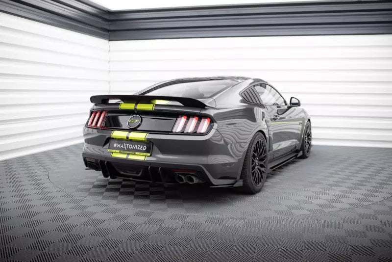 Maxton Design Street Pro Heckdiffusor-Flaps für Ford Mustang GT Mk6 Schwarz matt mit Hochglanz Flaps – Ansicht 2