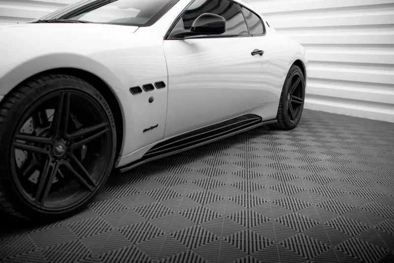 Maxton Design Seitenschweller (Paar) für Maserati Granturismo S Mk1 Hochglanz schwarz – Ansicht 1