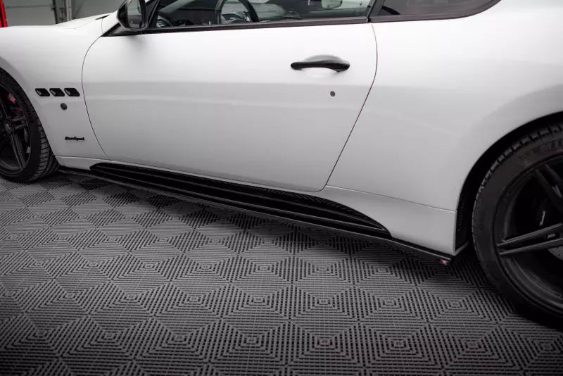 Maxton Design Seitenschweller (Paar) für Maserati Granturismo S Mk1 Hochglanz schwarz – Ansicht 2