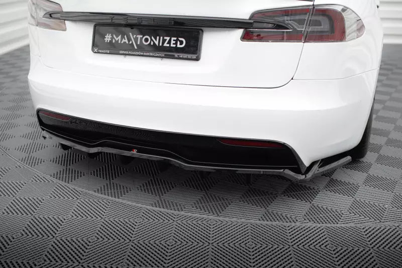 Maxton Design Heckdiffusor DTM Look V.2 für Tesla Model S Plaid Mk1 Facelift Hochglanz schwarz – Ansicht 1
