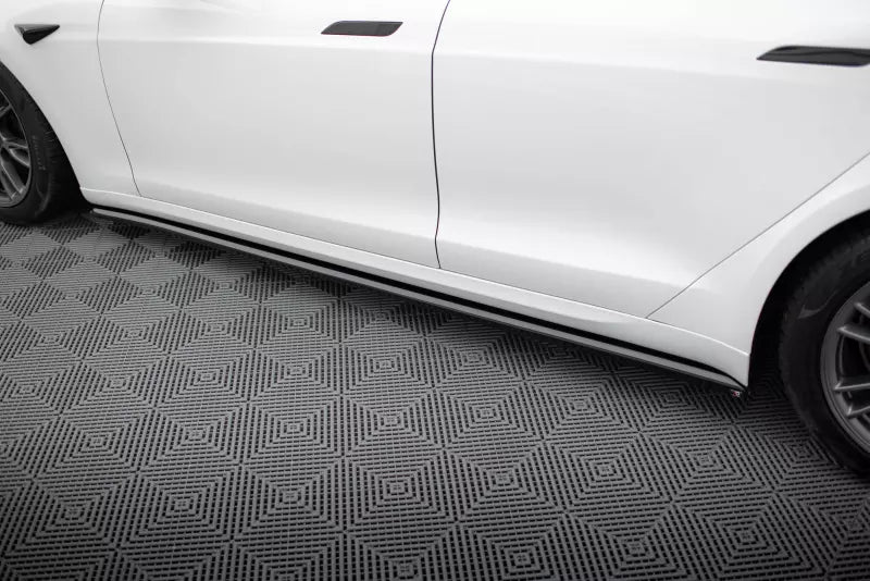 Maxton Design Seitenschweller (Paar) V.2 für Tesla Model S Plaid Mk1 Facelift Hochglanz schwarz – Ansicht 2