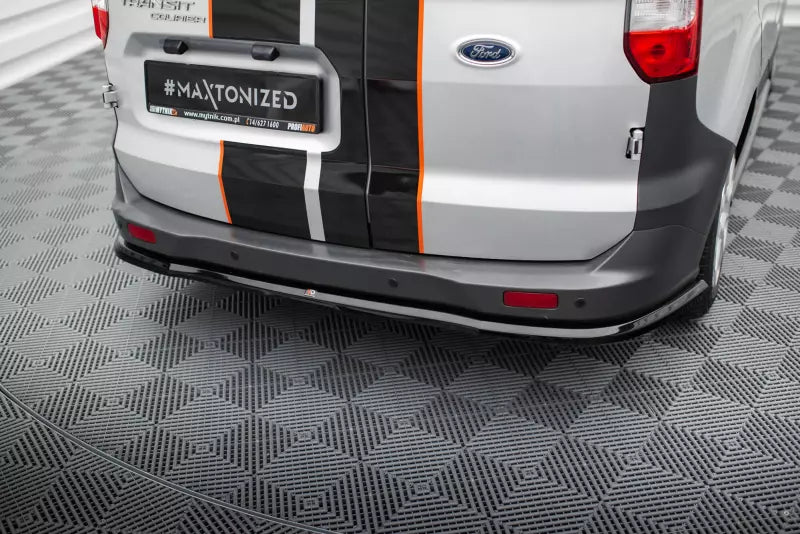 Maxton Design Mittlerer Heckdiffusor für Ford Transit Courier Mk1 Hochglanz schwarz – Ansicht 1