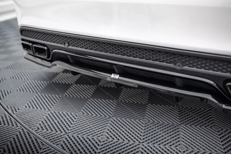 Maxton Design mittlerer Heckdiffusor DTM Look für Mercedes-AMG C63 Limousine / Kombi W205 / S205 Hochglanz schwarz – Ansicht 2