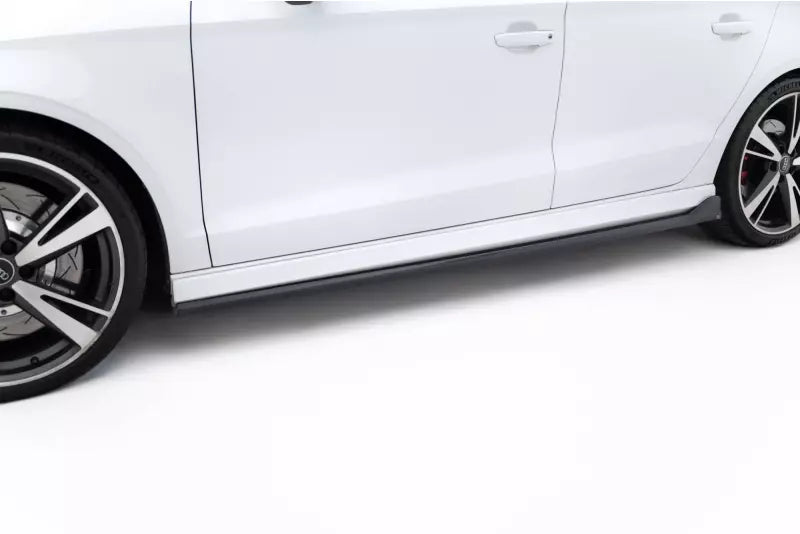 Maxton Design Seitenschweller (Paar) V.3 für Audi RS3 Limousine 8V Facelift Hochglanz schwarz – Ansicht 1