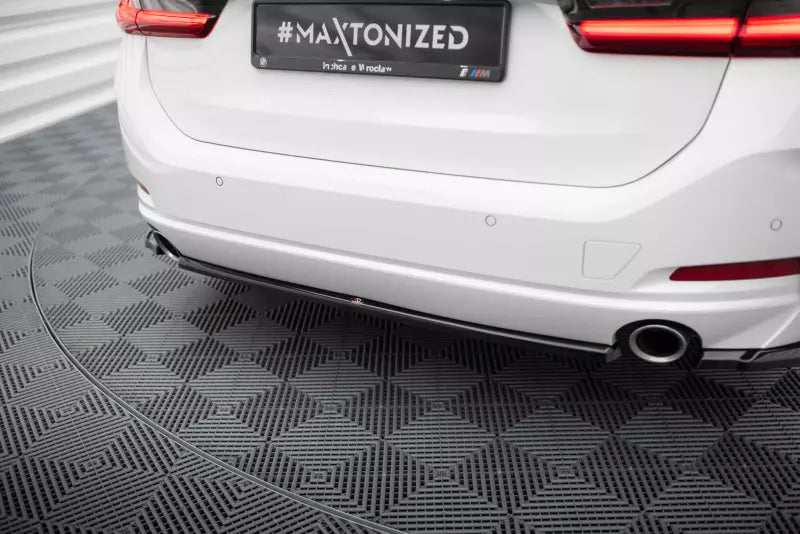 Maxton Design Mittlerer Heckdiffusor für BMW 3er Limousine / Touring G20 / G21 Facelift Hochglanz schwarz – Ansicht 2