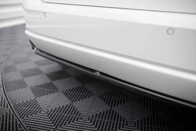Maxton Design Mittlerer Heckdiffusor für BMW 3er Limousine / Touring G20 / G21 Facelift Hochglanz schwarz – Ansicht 3