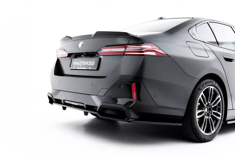 Maxton Design mittlerer Heckdiffusor V.2 für BMW 5er / I5 M-Paket G60 / G61 Hochglanz schwarz – Ansicht 4