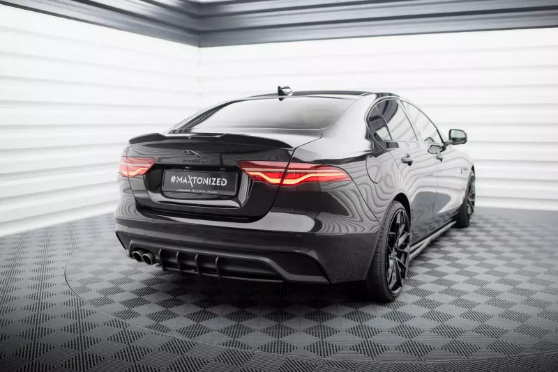 Maxton Design Street Pro Heckdiffusor für Jaguar XE X760 Facelift Schwarz matt – Ansicht 1