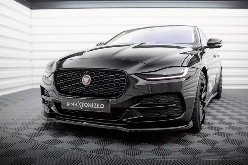 Maxton Design Frontlippe V.1 für Jaguar XE X760 Facelift Hochglanz schwarz – Ansicht 1