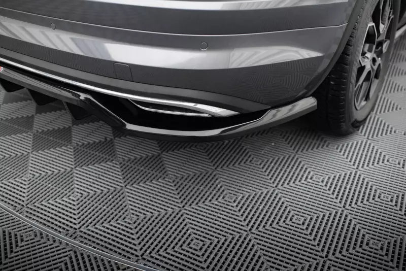 Maxton Design mittlerer Heckdiffusor für Skoda Kodiaq Sportline Mk1 Facelift Hochglanz schwarz – Ansicht 3