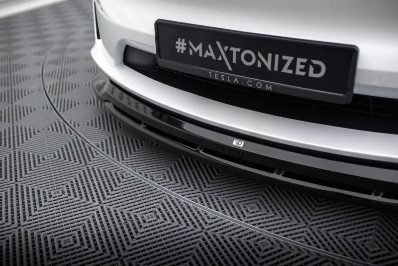 Maxton Design Frontlippe V.1 für Tesla Model X Mk1 Facelift Hochglanz schwarz – Ansicht 3