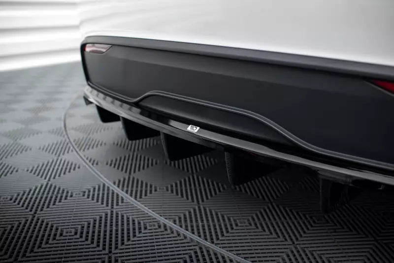 Maxton Design mittlerer Heckdiffusor für Tesla Model X Mk1 Facelift Hochglanz schwarz – Ansicht 2