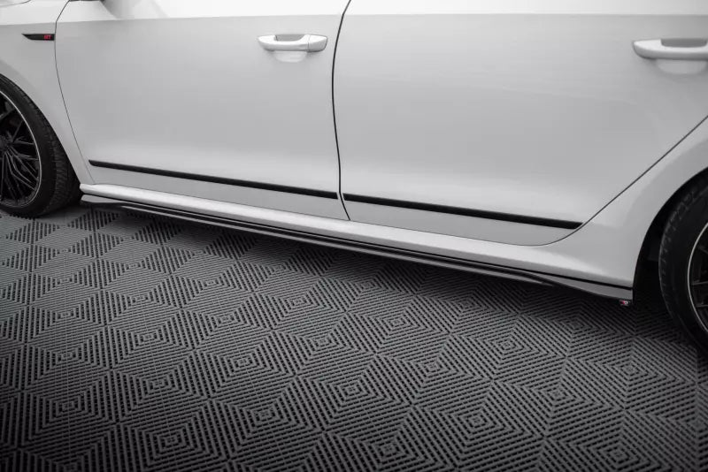 Maxton Design Seitenschweller (Paar) für VW Passat GT B8 Facelift USA Hochglanz schwarz – Ansicht 3