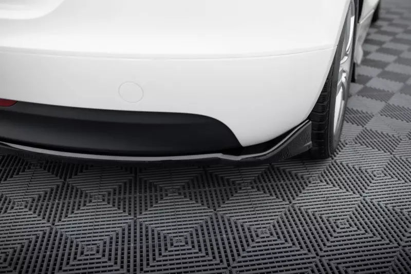 Maxton Design Diffusor Flaps für Audi TT 8J Hochglanz schwarz – Ansicht 2