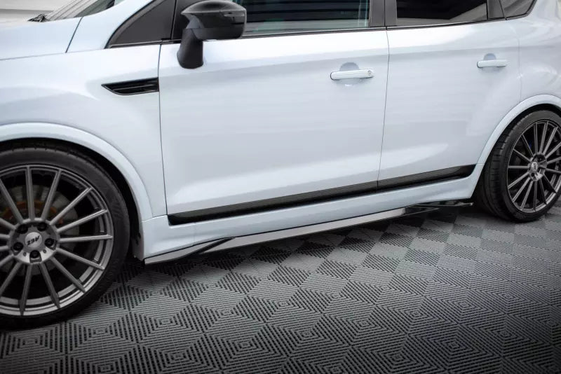 Maxton Design Seitenschweller (Paar) für Ford Kuga ST Mk1 Hochglanz schwarz – Ansicht 1