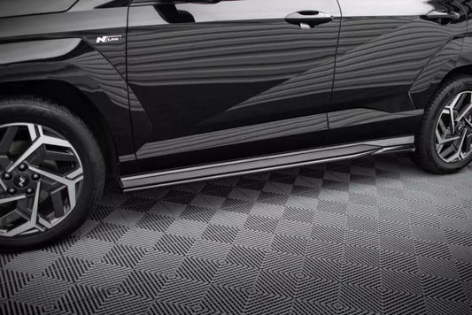 Maxton Design Seitenschweller (Paar) für Hyundai Kona N-line Mk2 Hochglanz schwarz – Ansicht 1