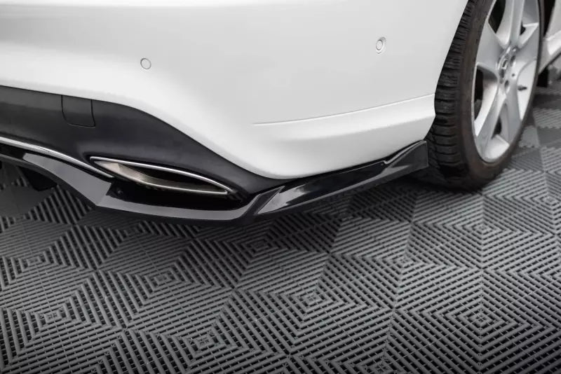 Maxton Design Mittlerer Heckdiffusor für Mercedes-Benz CLA C117 Facelift Hochglanz schwarz – Ansicht 3