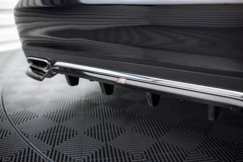 Maxton Design Mittlerer Heckdiffusor für Mercedes-Benz E W212 Facelift Hochglanz schwarz – Ansicht 2