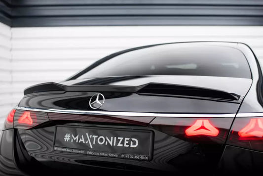 Maxton Design Heckspoiler 3D für Mercedes-Benz E Limousine AMG-Line W214 Hochglanz schwarz – Ansicht 1