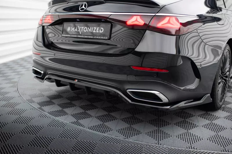 Maxton Design Mittlerer Heckdiffusor für Mercedes E-Klasse AMG-Line W214 Hochglanz schwarz – Ansicht 1