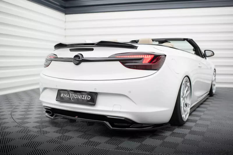 Maxton Design Mittlerer Heckdiffusor für Opel Cascada Hochglanz schwarz – Ansicht 1