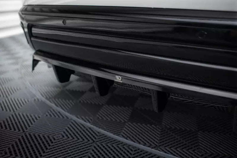 Maxton Design Mittlerer Heckdiffusor für Rolls Royce Cullinan Hochglanz schwarz – Ansicht 2
