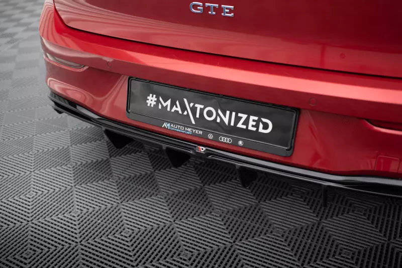 Maxton Design Heckdiffusor für VW Golf 8 GTE/ R-Line Hochglanz schwarz – Ansicht 3