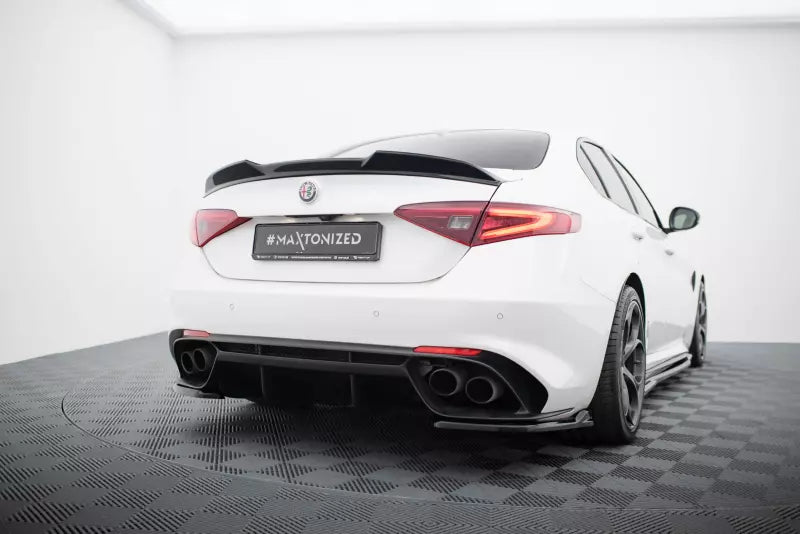 Maxton Design Heckspoiler 3D für Alfa Romeo Giulia Quadrifoglio Hochglanz schwarz – Ansicht 3